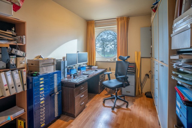 E20263143 - Agrarisch bedrijf met woning en loods 19