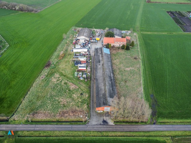 Hoeve met stallingen 3