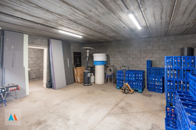 Veelzijdig KMO-gebouw 9