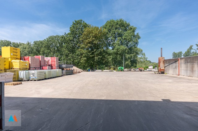 Veelzijdig KMO-gebouw 14