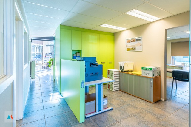 Modern Kantoorgebouw 6