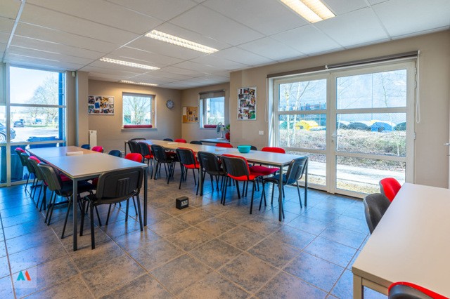 Modern Kantoorgebouw 8
